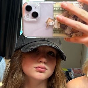 Meet your Posher, Nella